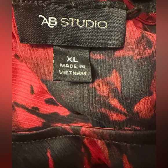 AB Studio Women’s red & black sheer floral print top Size XL EUC - Picture 8 of 10